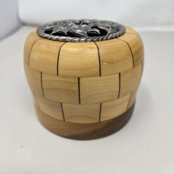 Maple Potpourri Bowl With Pewter Floral Design Lid Decorative Wood Design - Picture 4 of 13